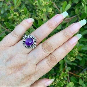 Beautiful Vintage Sterling Silver & Amethyst Ring